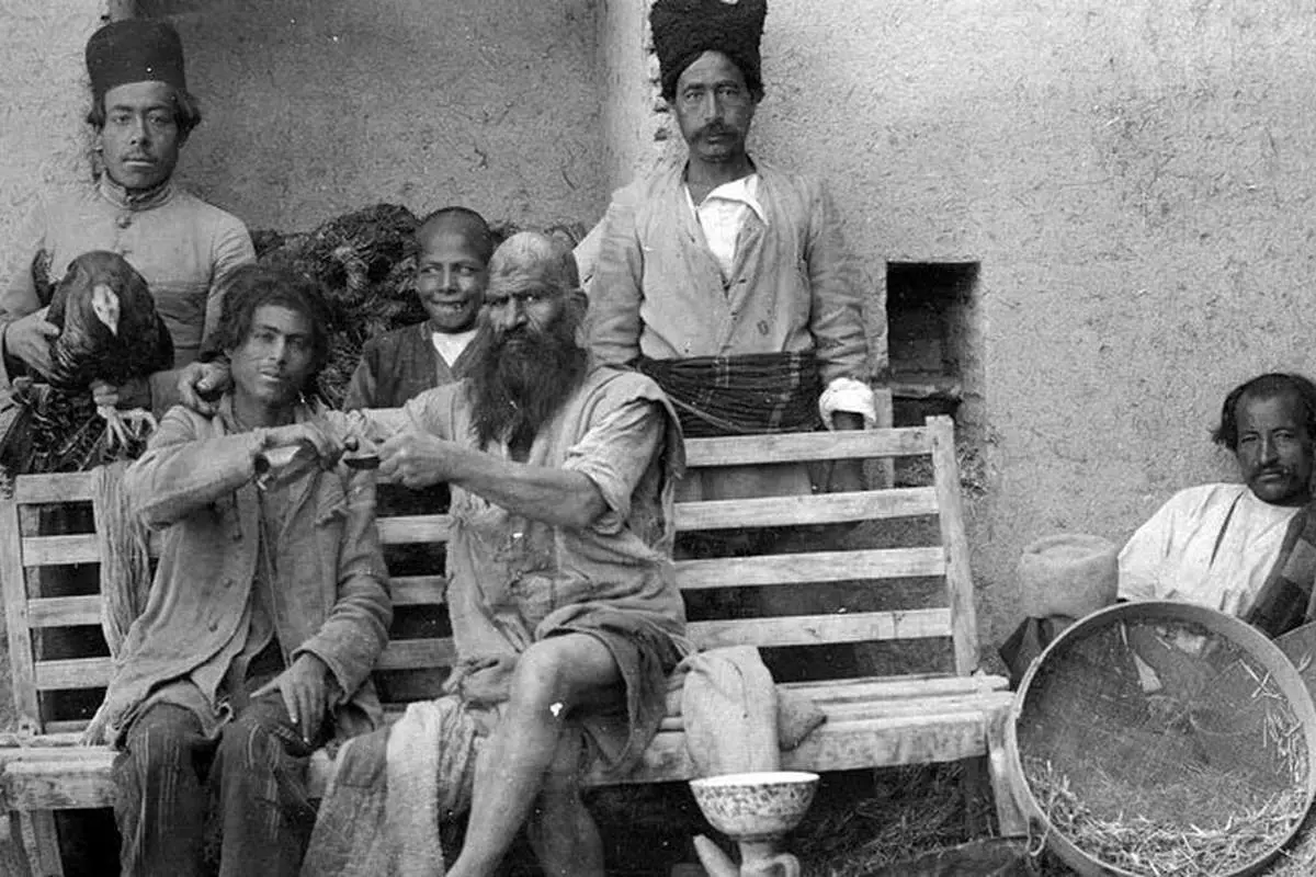 تصاویر کمتر دیده شده از لاتها و اوباش زمان قاجار