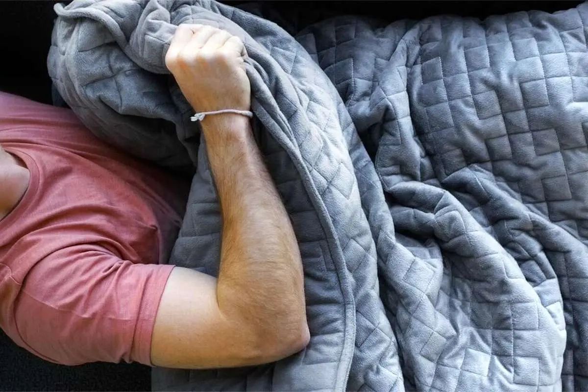 پتو‌های سنگین به ترشح ملاتونین و افزایش بهبود خواب کمک می‌کنند