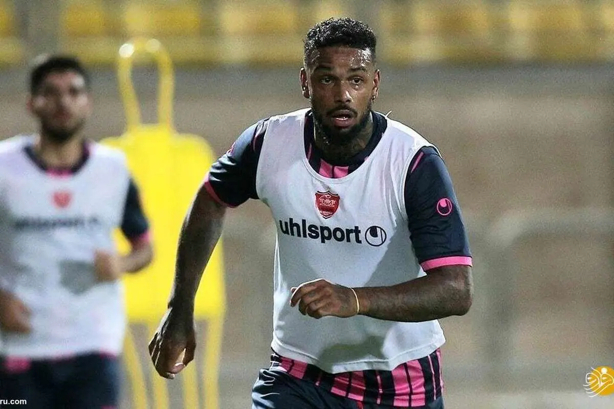 پشتپردهی اولتیماتوم لوکادیا به پرسپولیس
