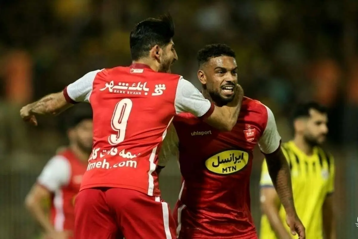 خروج مهدی ترابی از دایره پنالتیزنان پرسپولیس