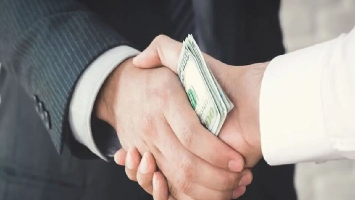 با افشای فساد ۱ میلیارد تومان پاداش بگیرید!