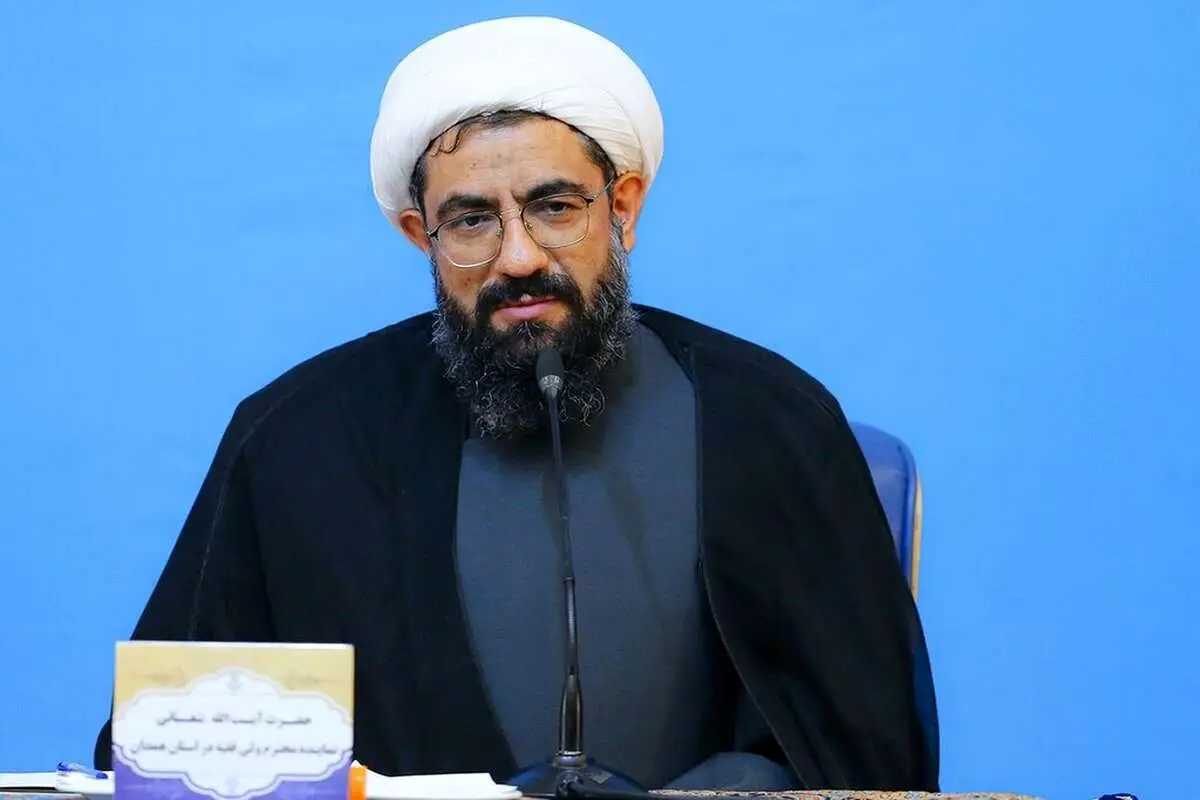 «حجاب در دبیرستانهای دخترانه مورد بحث قرار بگیرد»