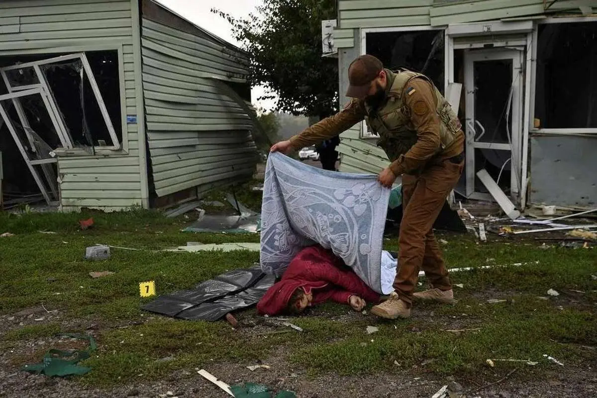 (تصاویر) روسیه کاروان بشردوستانه در زاپوریژیا را به خاک و خون کشید