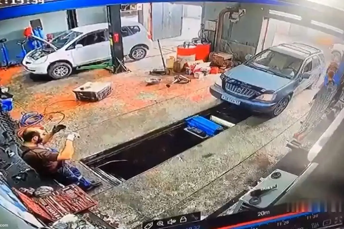 (ویدئو) یک مکانیک بر اثر اشتباه راننده زن پاهایش را از دست داد