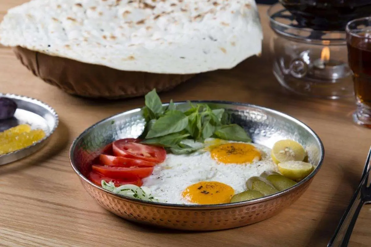 ماجرای زندگی با خانوادهای که فقط نیمرو میخورند!