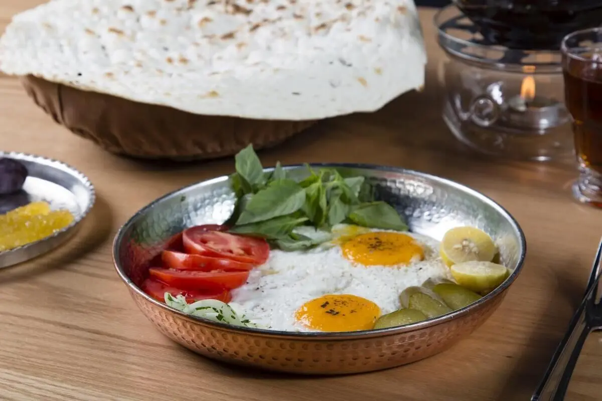 ماجرای زندگی با خانواده‌ای که فقط نیمرو می‌خورند!