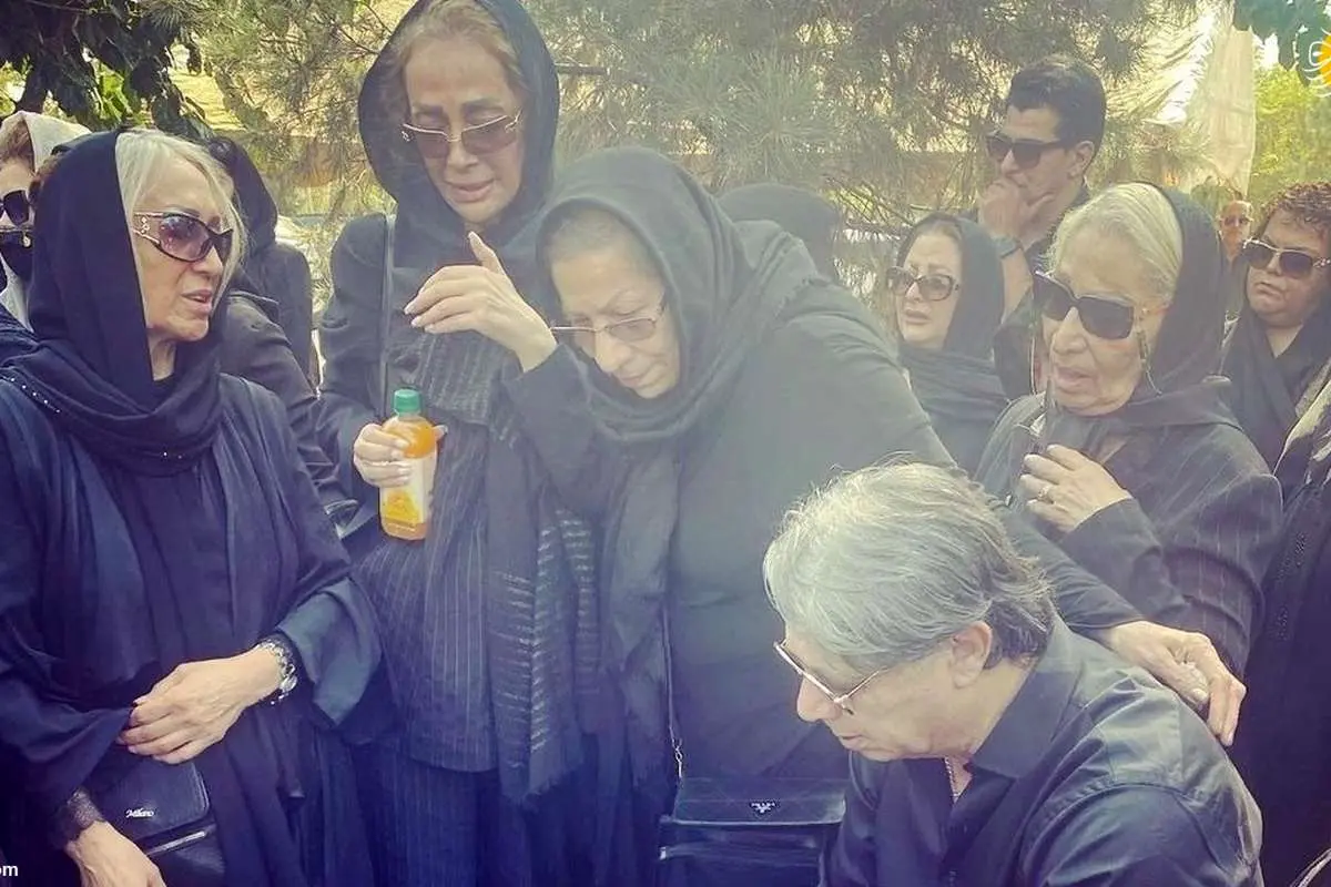(ویدئو) مراسم خاکسپاری فرزند نسرین مقانلو