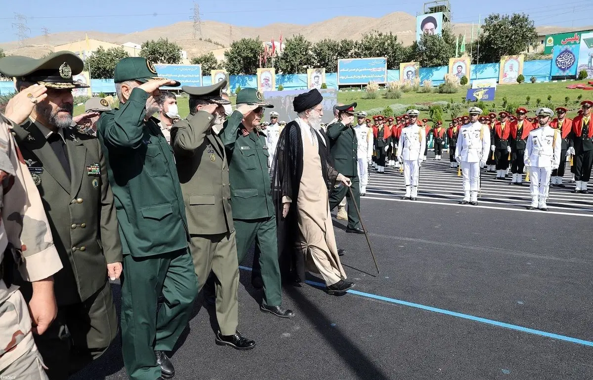 (تصاویر) حضور رهبر انقلاب در دانشگاه افسری امام حسن
