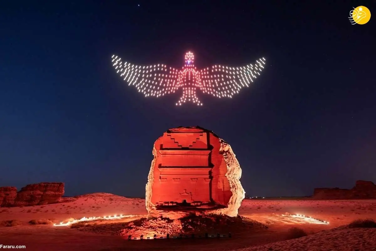 (ویدئو) نمایش خیره کننده ۴۰۰ پهپاد در آسمان عربستان