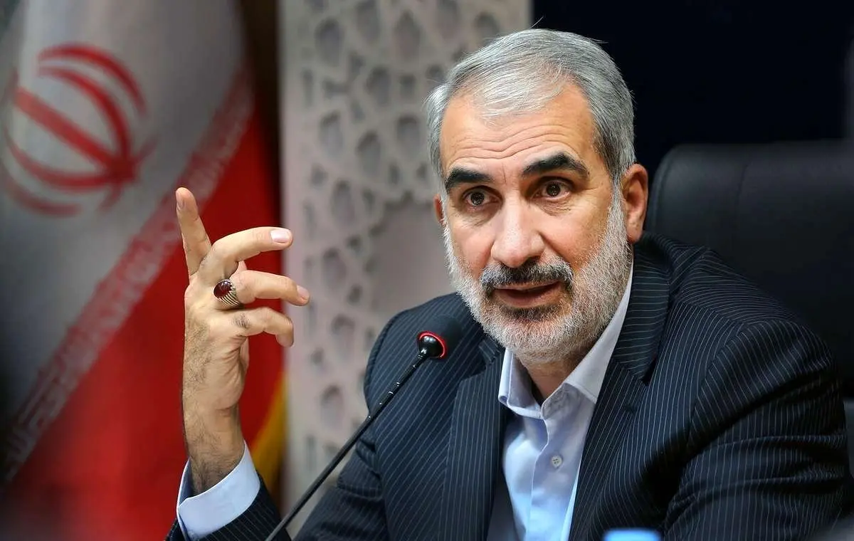 روزنامه اطلاعات: آقای وزیر! از گل غلیظتر با بچهها حرف نزنید