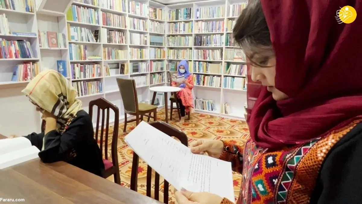 (ویدئو) ادامه تحصیل دختران افغان در کتابخانه!