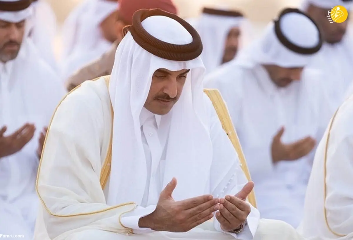 (عکس) امیر قطر نماز باران خواند