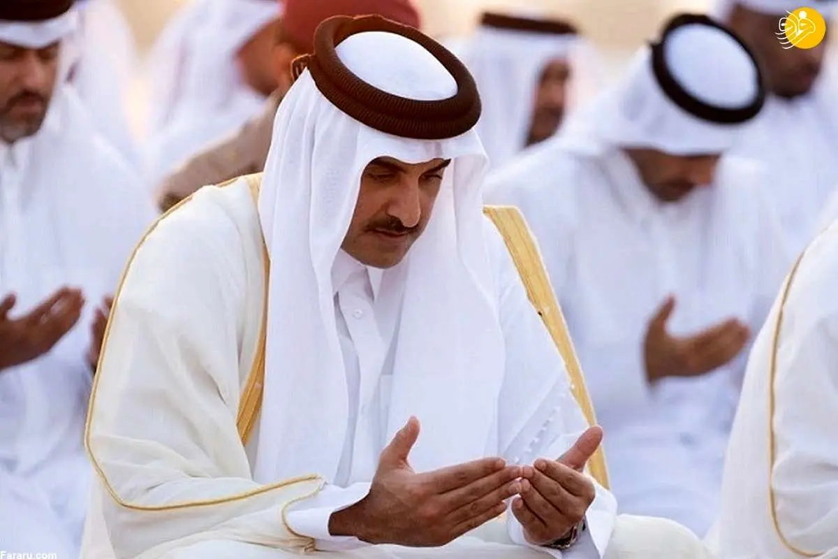 (عکس) امیر قطر نماز باران خواند