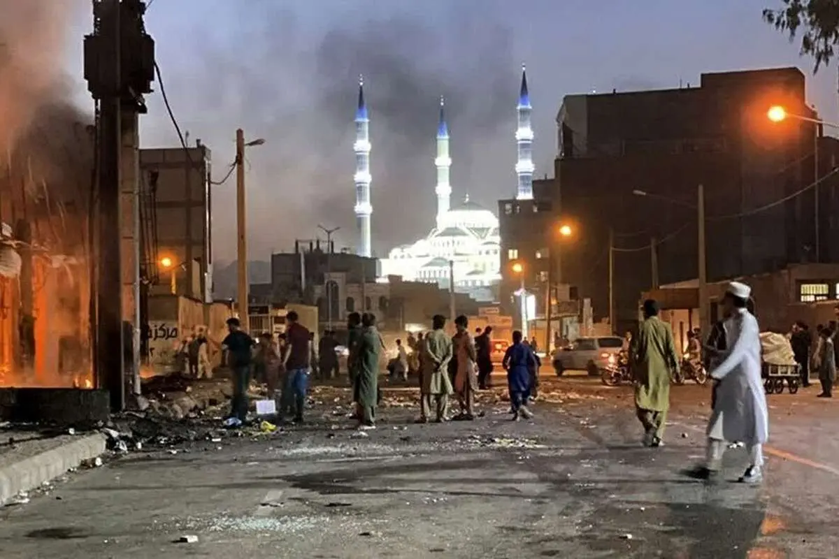 پذیرش قصور و عزل فرمانده انتظامی و رئیس کلانتری ۱۶ زاهدان
