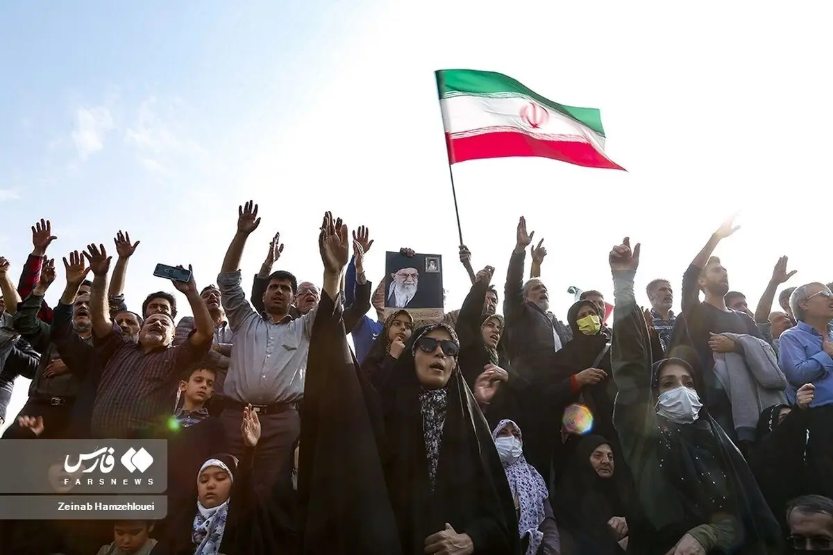 (تصاویر) راهپیمایی مردم تهران در محکومیت حمله تروریستی شیراز