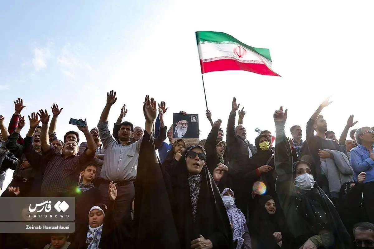 (تصاویر) راهپیمایی مردم تهران در محکومیت حمله تروریستی شیراز