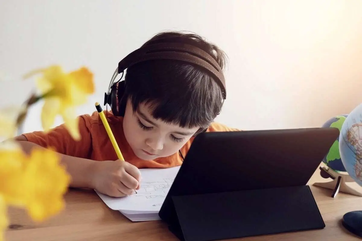آیا روش یادگیری زبان انگلیسی بهصورت آنلاین برای کودکان مناسب است؟