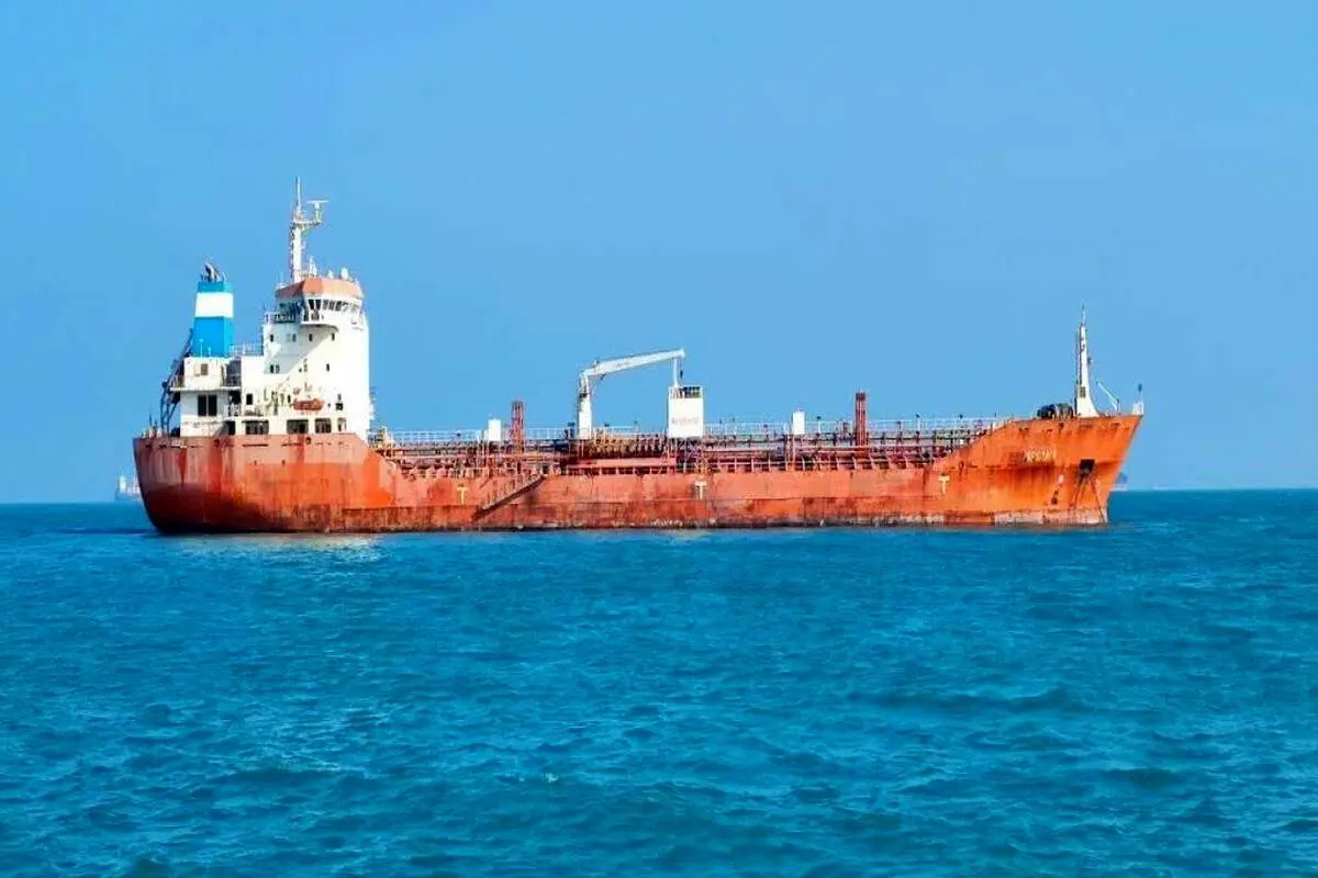 توقیف نفتکش خارجی حامل ۱۱میلیون لیتر سوخت در خلیج فارس