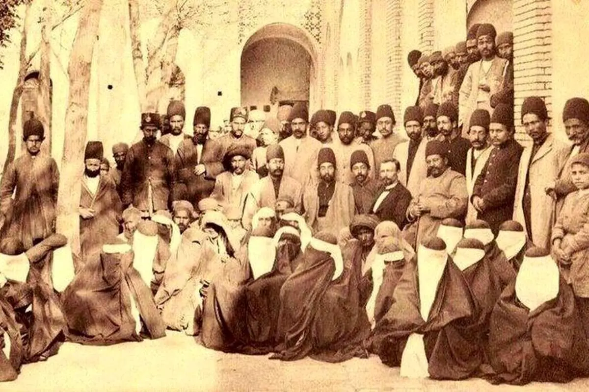 مردم و آقازادههای عهد قاجار چقدر حقوق میگرفتند؟