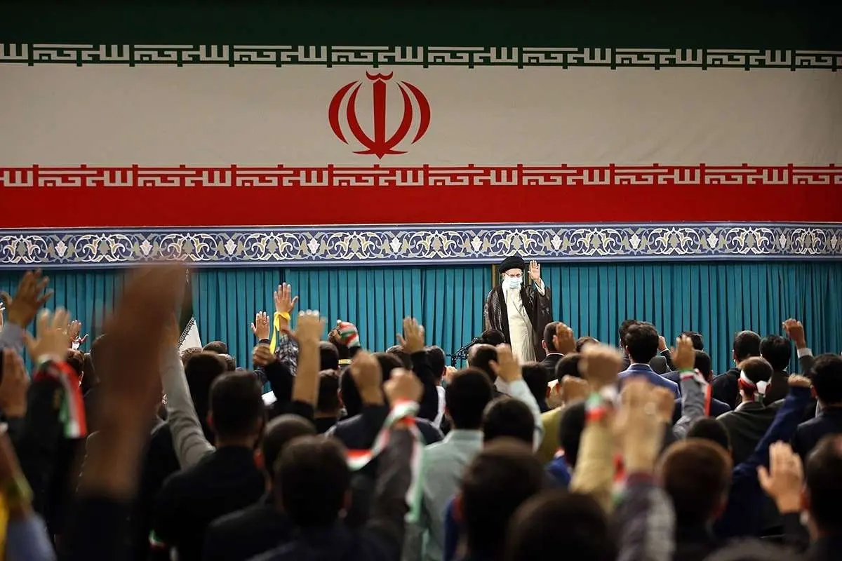 جوانانی که در خیابان آمدند بچه‌های خودمان هستند