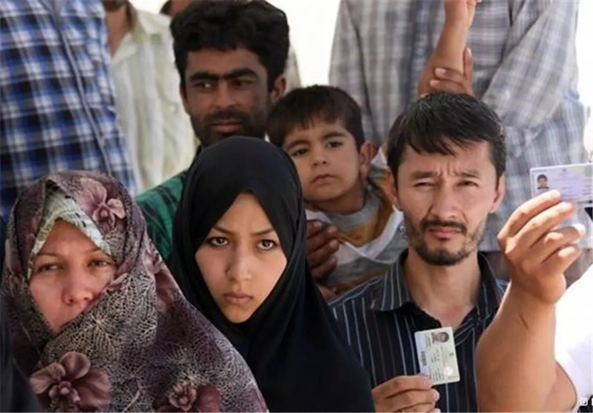 اتباع خارجی صاحب کارت شناسه ملی و سیم کارت می‌شوند
