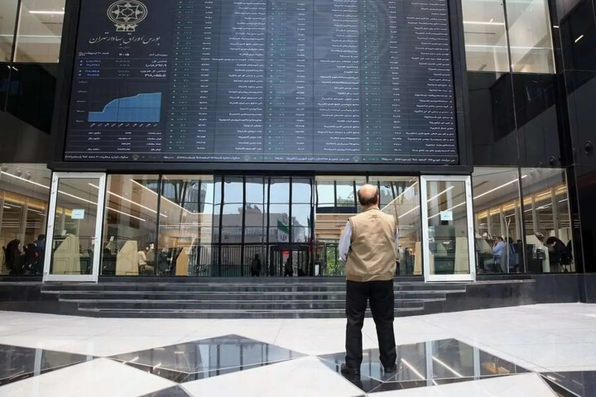 بازار بورس یکشنبه یکم آبان ۱۴۰۱؛ عقبگرد بورس به کانال یک میلیون و ۲۰۰ هزار واحد