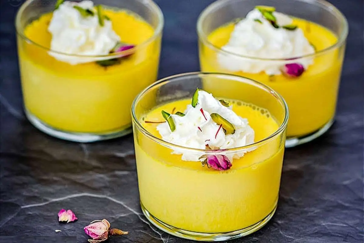 طرز تهیه پودینگ زعفرانی؛ دسری با عطر و طعم بی‌نظیر