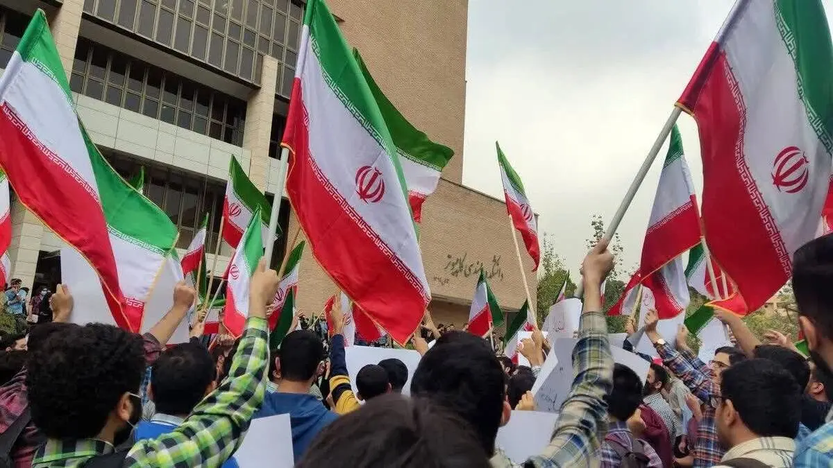 سردبیر «جوان»: از سلف مختلط شروع می‌کنند و به استخر مختلط می‌رسند!