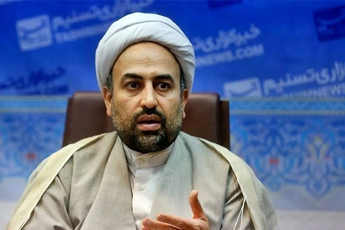 زائری: با ریش و چفیه راه خود را در صداوسیما باز میکنند