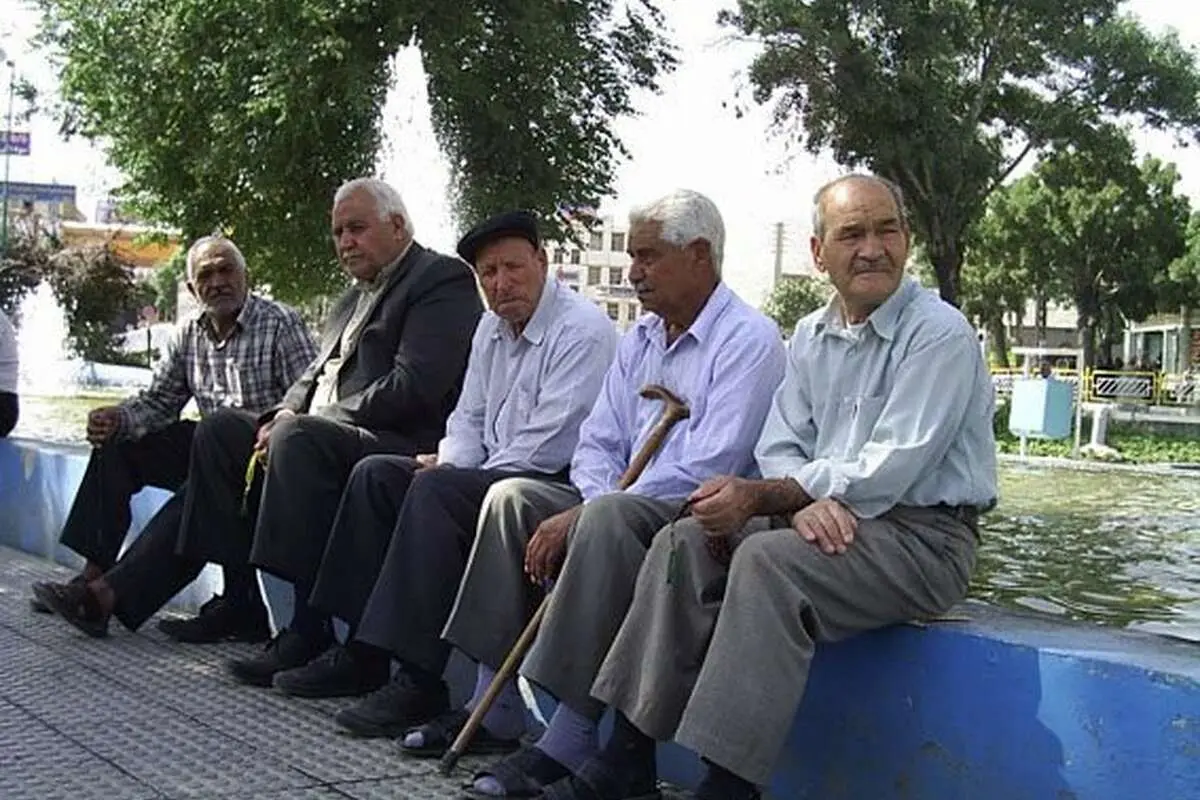 با چه سن و سابقهای میتوان درخواست بازنشستگی داد؟