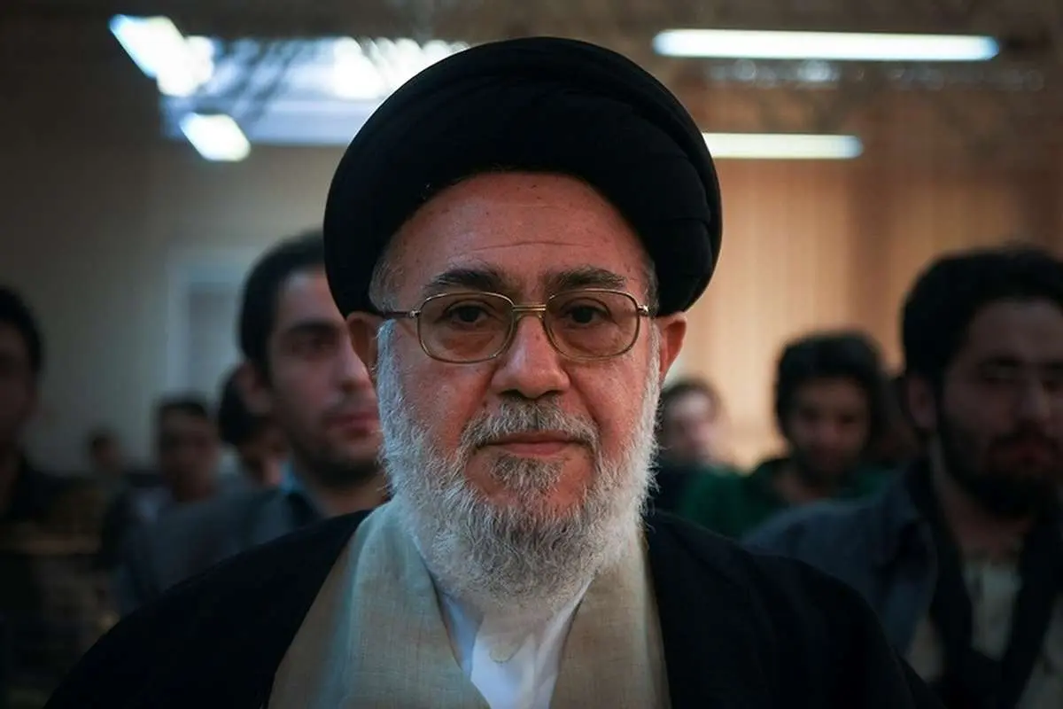 موسوی خویینیها در زمان اشغال سفارت آمریکا، امام را دور زده بود؟