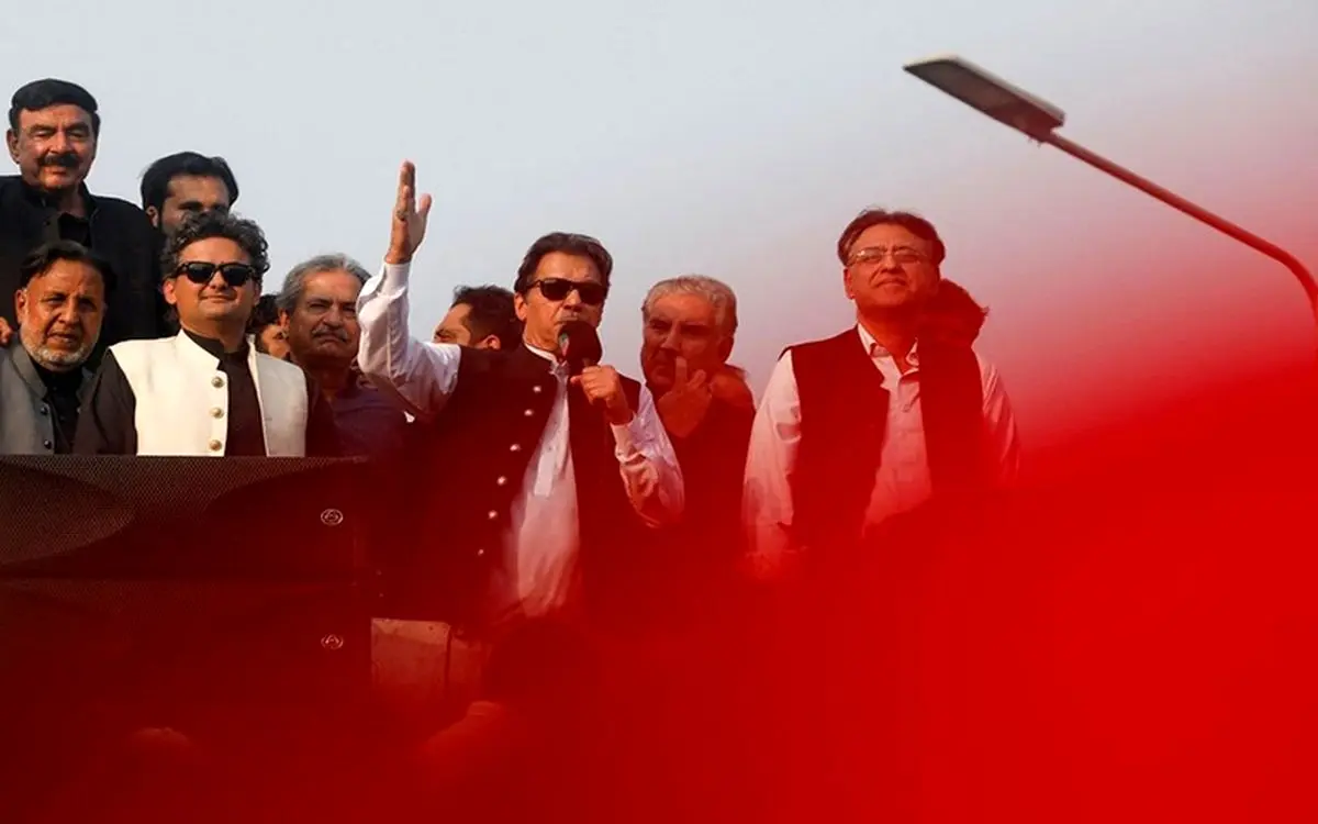 (ویدئو) لحظه‌ی تیراندازی فرد مسلح به عمران خان