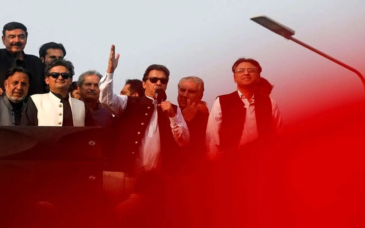 (ویدئو) لحظهی تیراندازی فرد مسلح به عمران خان