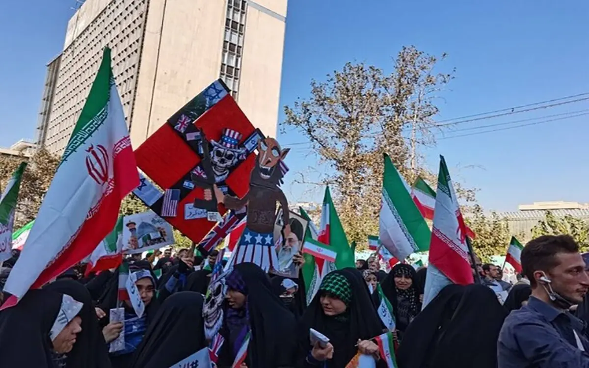 (تصاویر) حاشیه‌های راهپیمایی ۱۳ آبان ۱۴۰۱