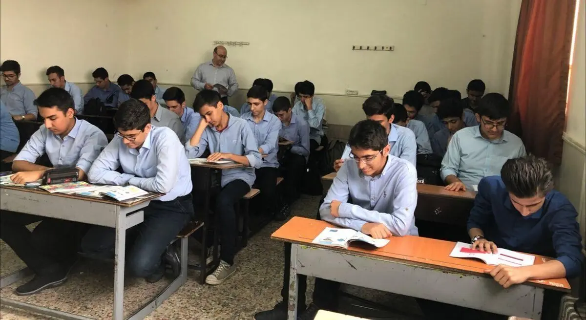 انتخاب زبان خارجی در مدارس اختیاری می‌شود