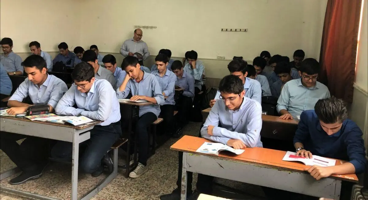 انتخاب زبان خارجی در مدارس اختیاری می‌شود