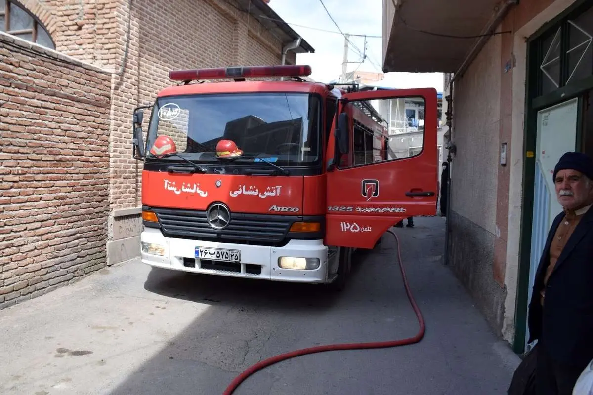 آتش‌سوزی برج ۱۵ طبقه مسکونی در تهران؛ ۱۰۰ نفر نجات یافتند