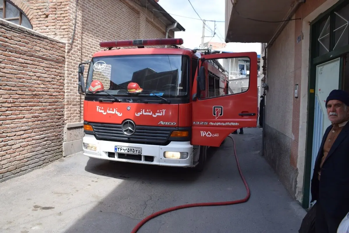 آتش‌سوزی برج ۱۵ طبقه مسکونی در تهران؛ ۱۰۰ نفر نجات یافتند