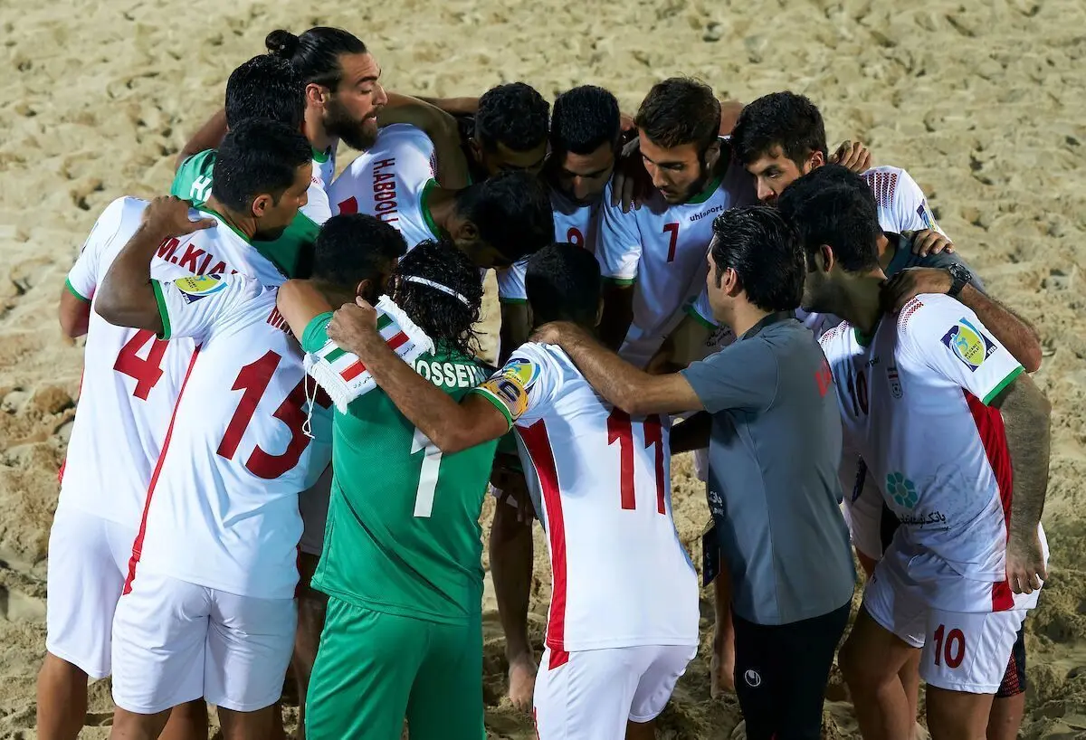 روزنامه ایران: سر دادن شعار علیه جمهوری اسلامی پس از فوتبال ساحلی ایران و امارات