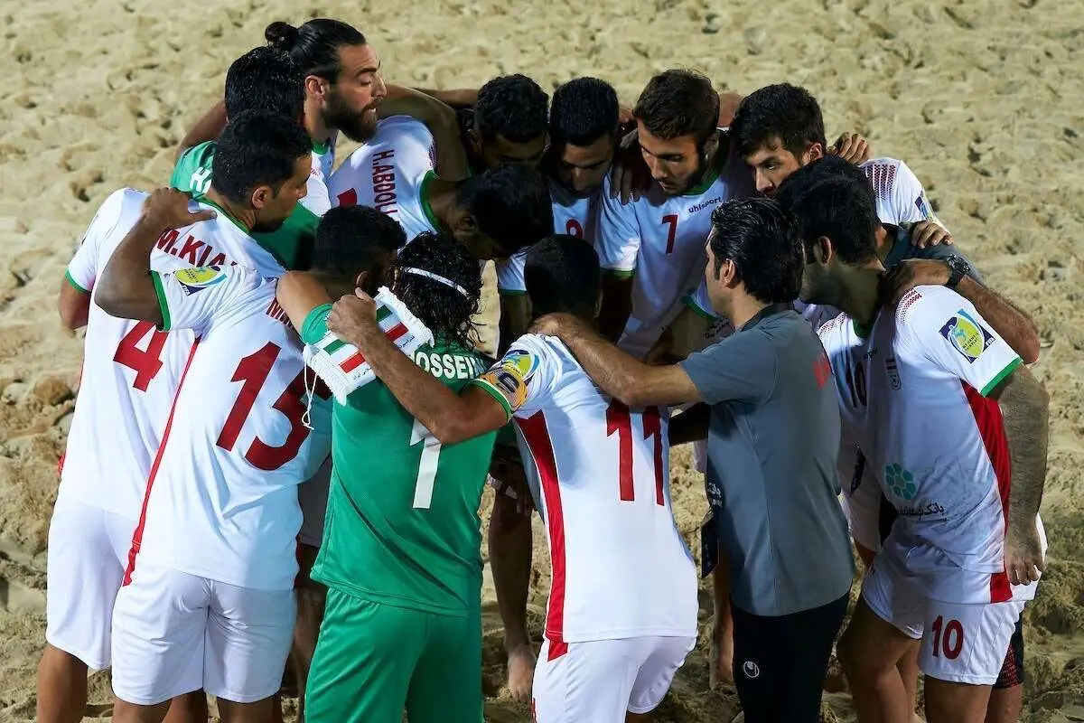 روزنامه ایران: سر دادن شعار علیه جمهوری اسلامی پس از فوتبال ساحلی ایران و امارات