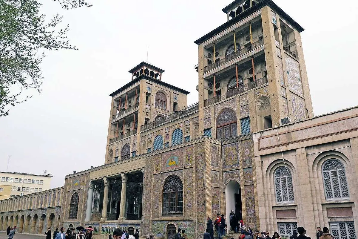 اعلام ناگهانی تعطیلی کاخ گلستان