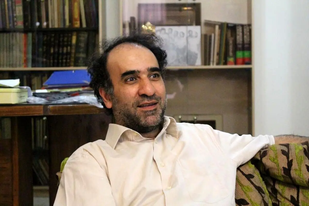 رضا امیرخانی: اگر عقب نشینی در برابر معترضان غلط است چرا قبل از اعتراض کاری نمی‌کنید؟