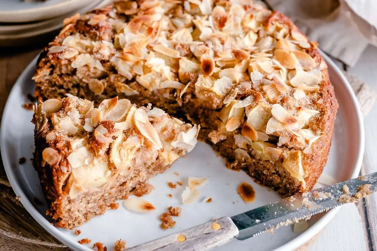 طرز تهیه کیک سیب روسی