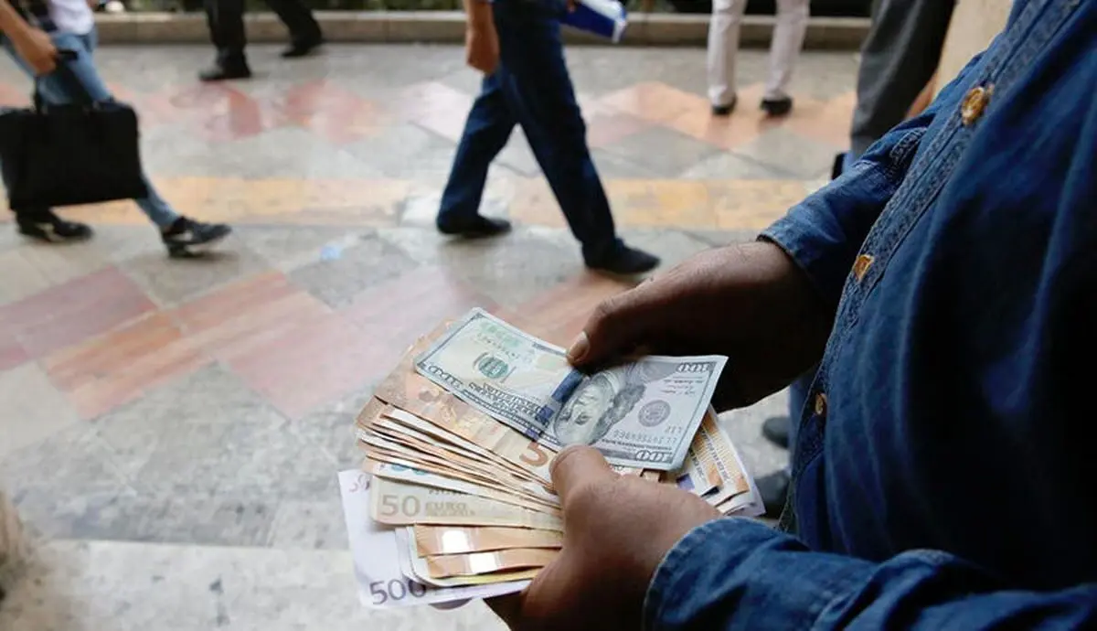 برخورد با اخلالگران بازار ارز و بازداشت ۱۷ تن