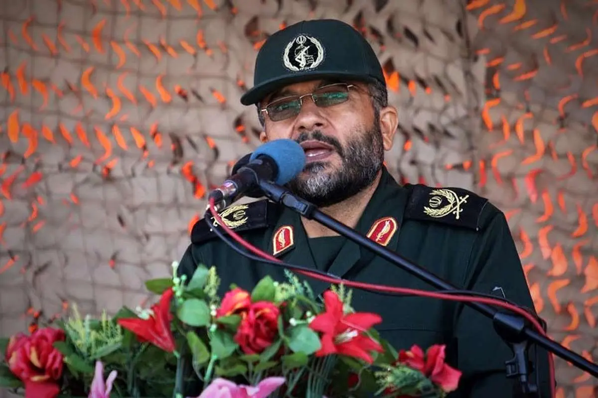 فرمانده بسیج: دولت آمریکا در آستانه فروپاشی است