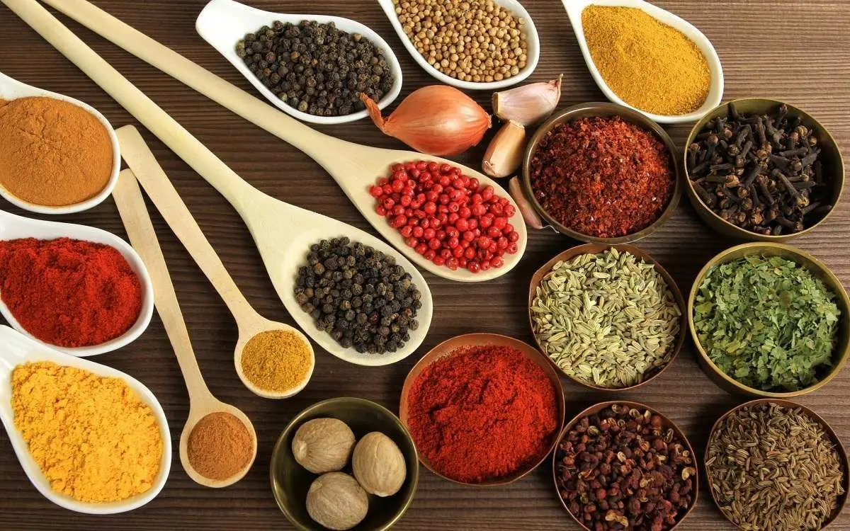 تاریخ انقضای ادویه‌های مختلف چقدر است؟