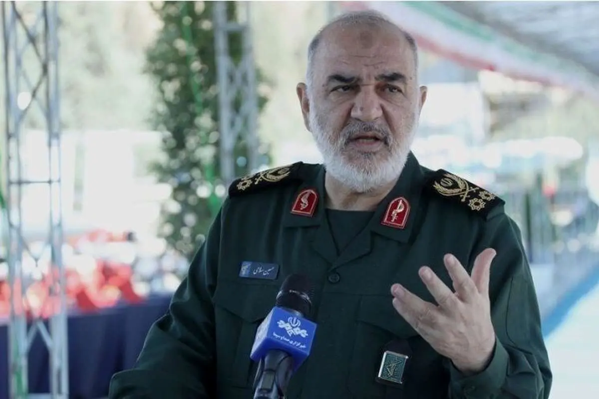 فرمانده سپاه: دوست دارند خیابان‌های ما مملو از شراب‌خانه‌ باشد