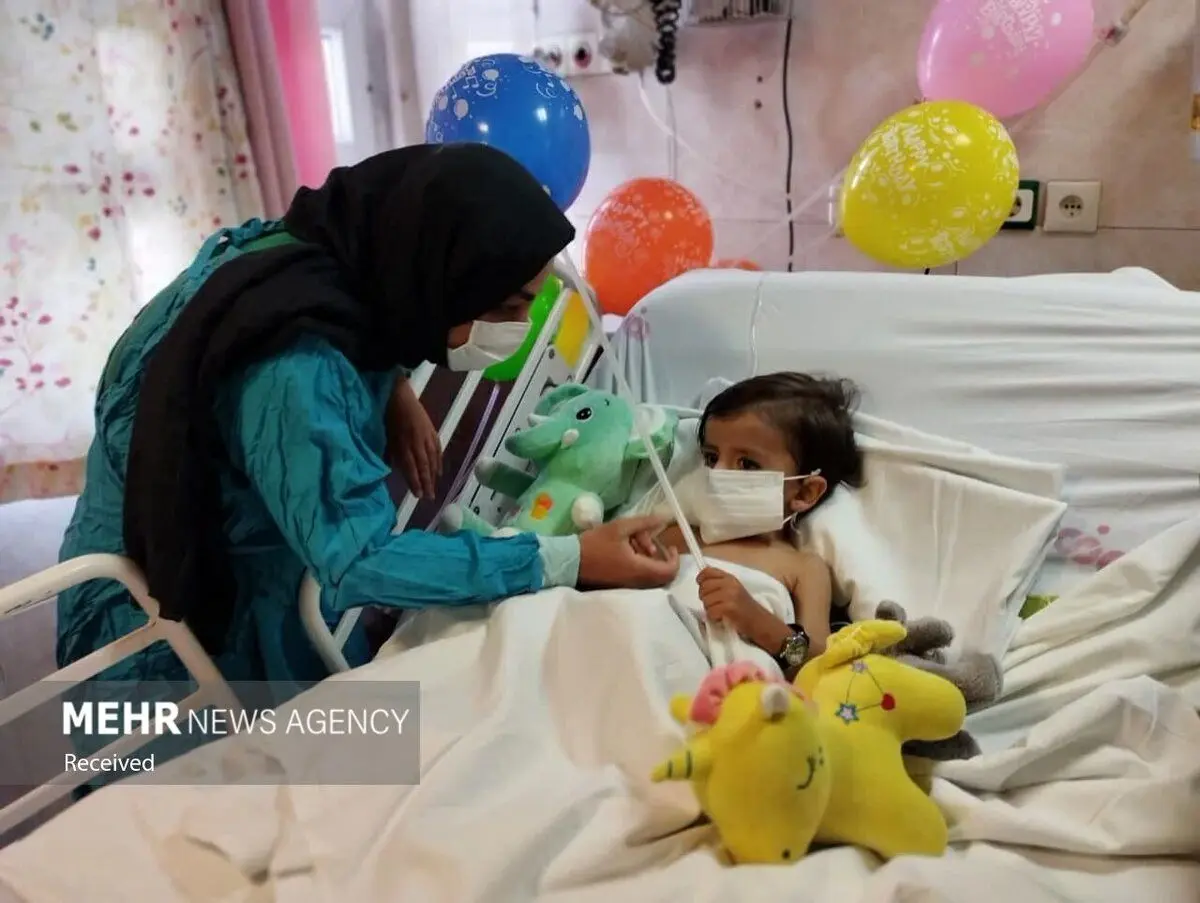 (تصاویر) تولد «راستین» کودک مجروح حادثه تروریستی شاهچراغ
