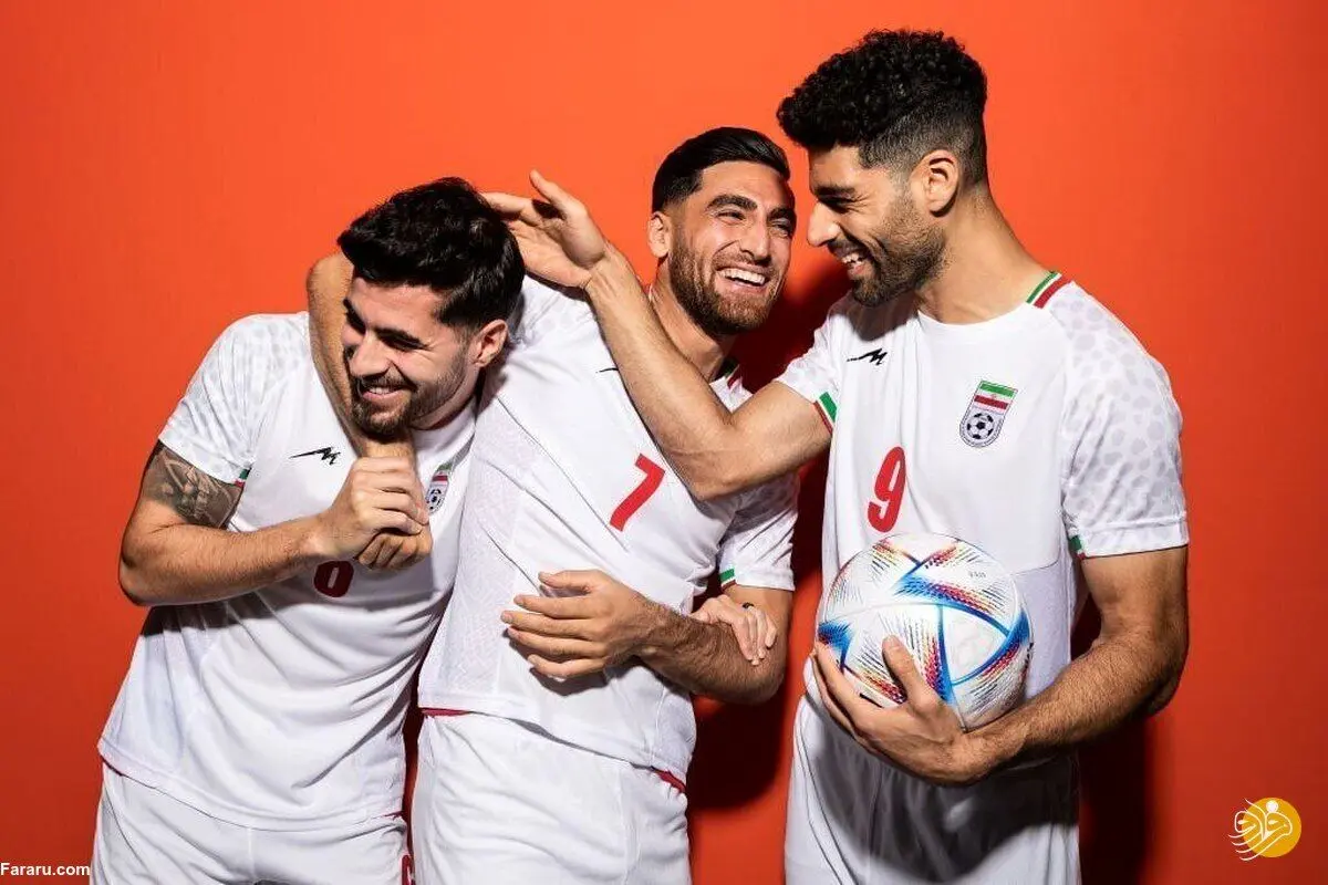 انتقاد از ژست بازیکنان تیم ملی مقابل دوربین