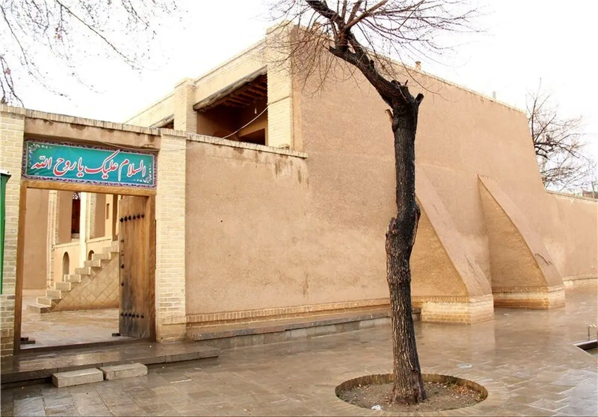 تسنیم: آتش زدن بیت تاریخی امام (ره) در خمین صحت ندارد